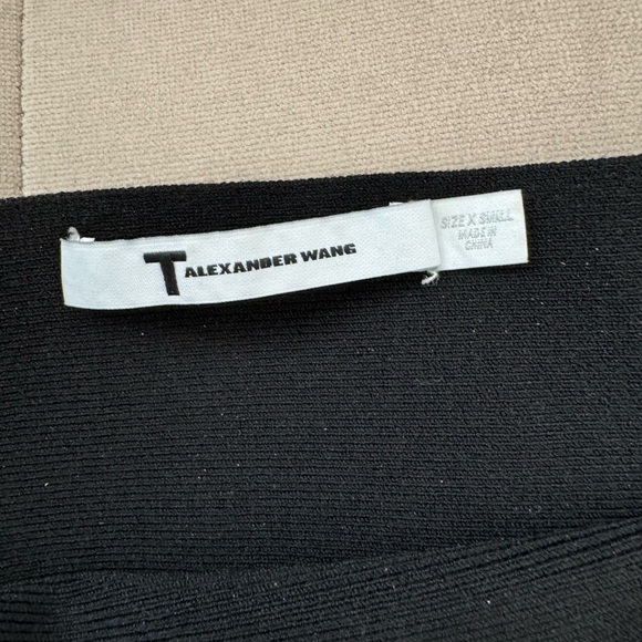 🖤T by Alexander Wang Knit Top with Cutout 🖤 - Picture 3 of 6